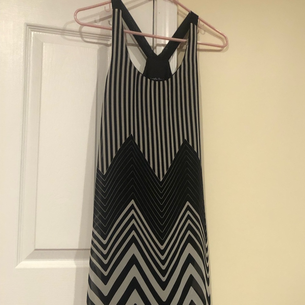 SIZE SMALL LONG BEACH DRESS - Picture 2 of 2